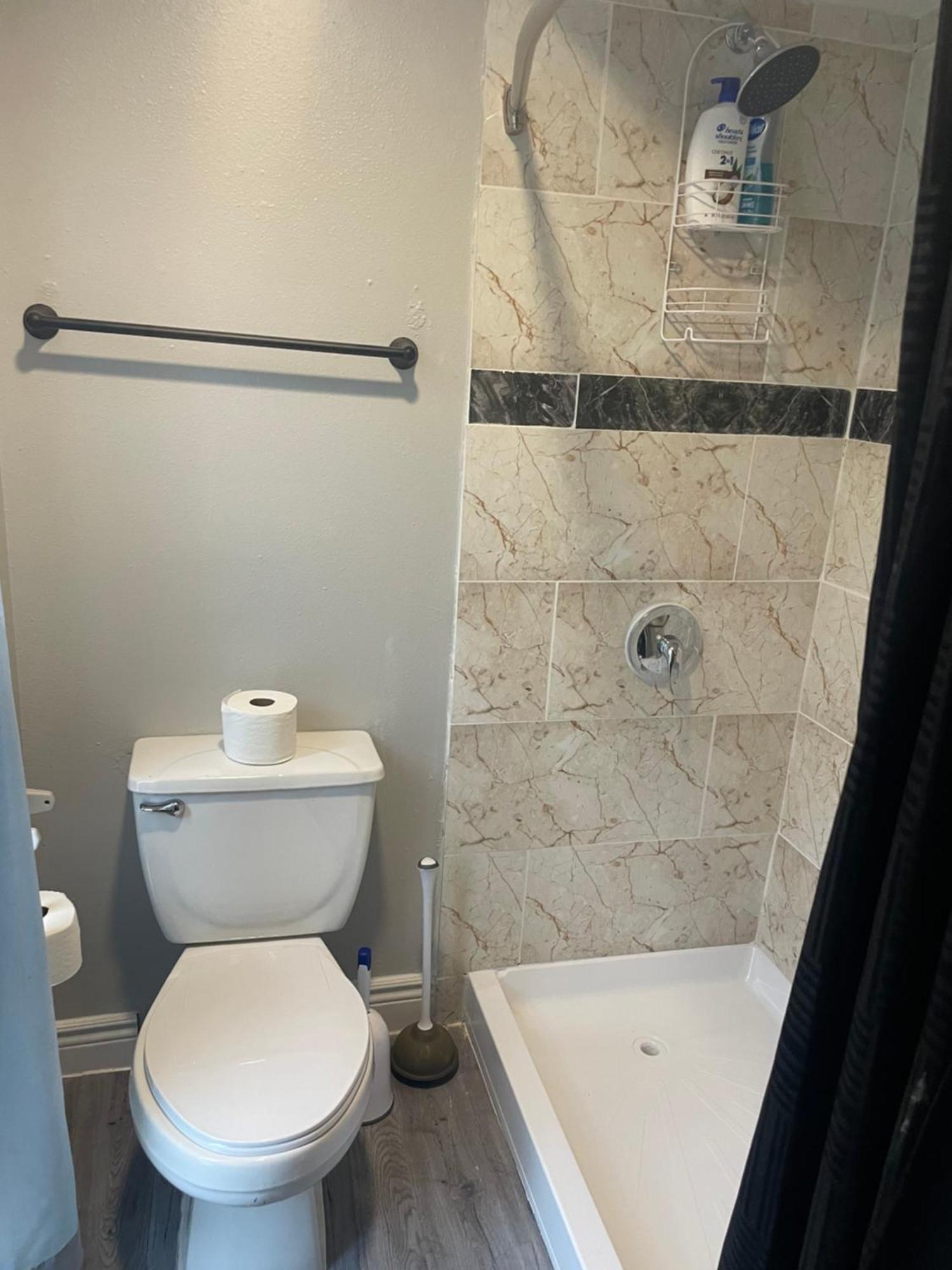 Huge One Bedroom With 2 Queen Size Beds Houston Extérieur photo