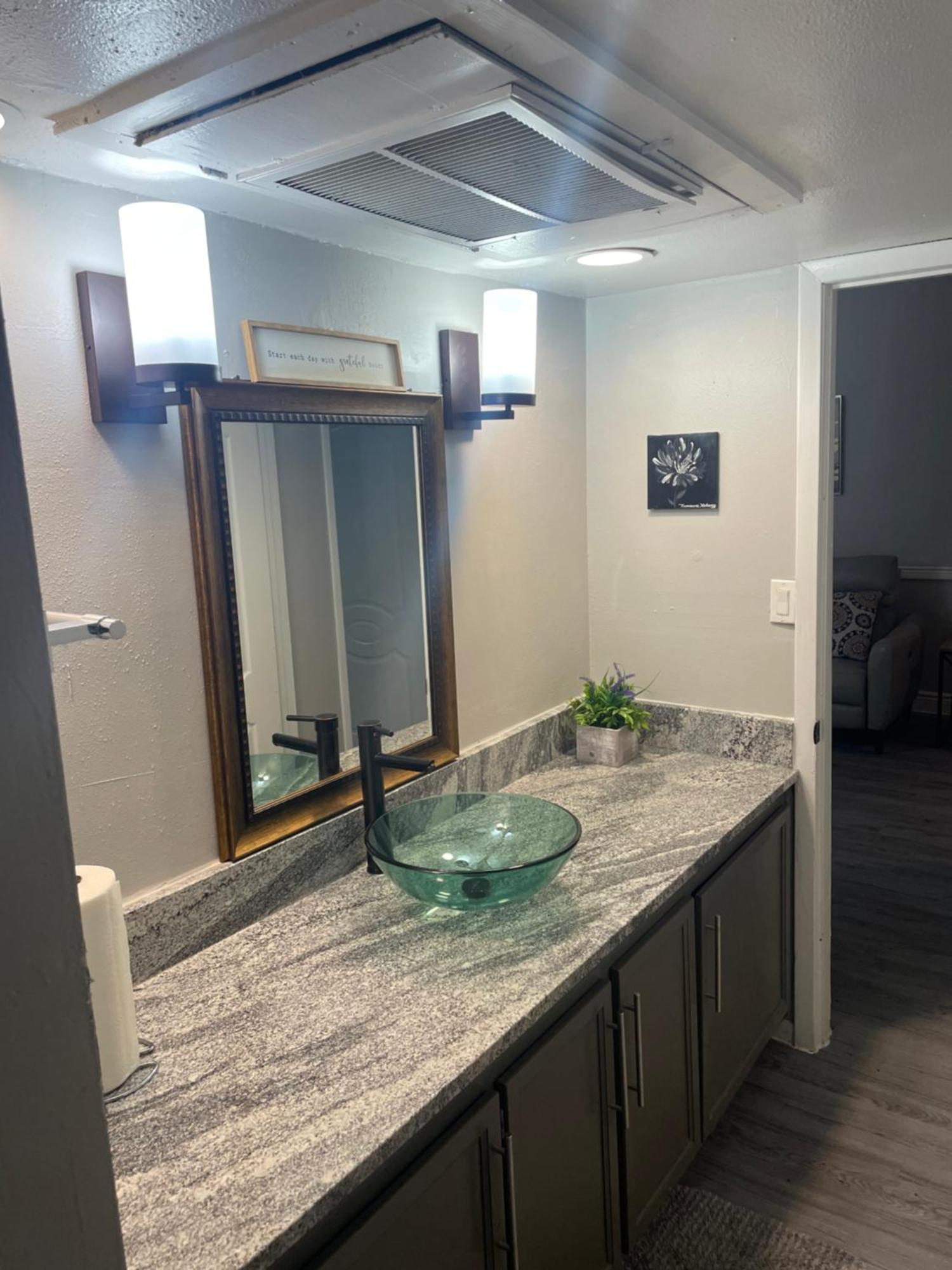 Huge One Bedroom With 2 Queen Size Beds Houston Extérieur photo
